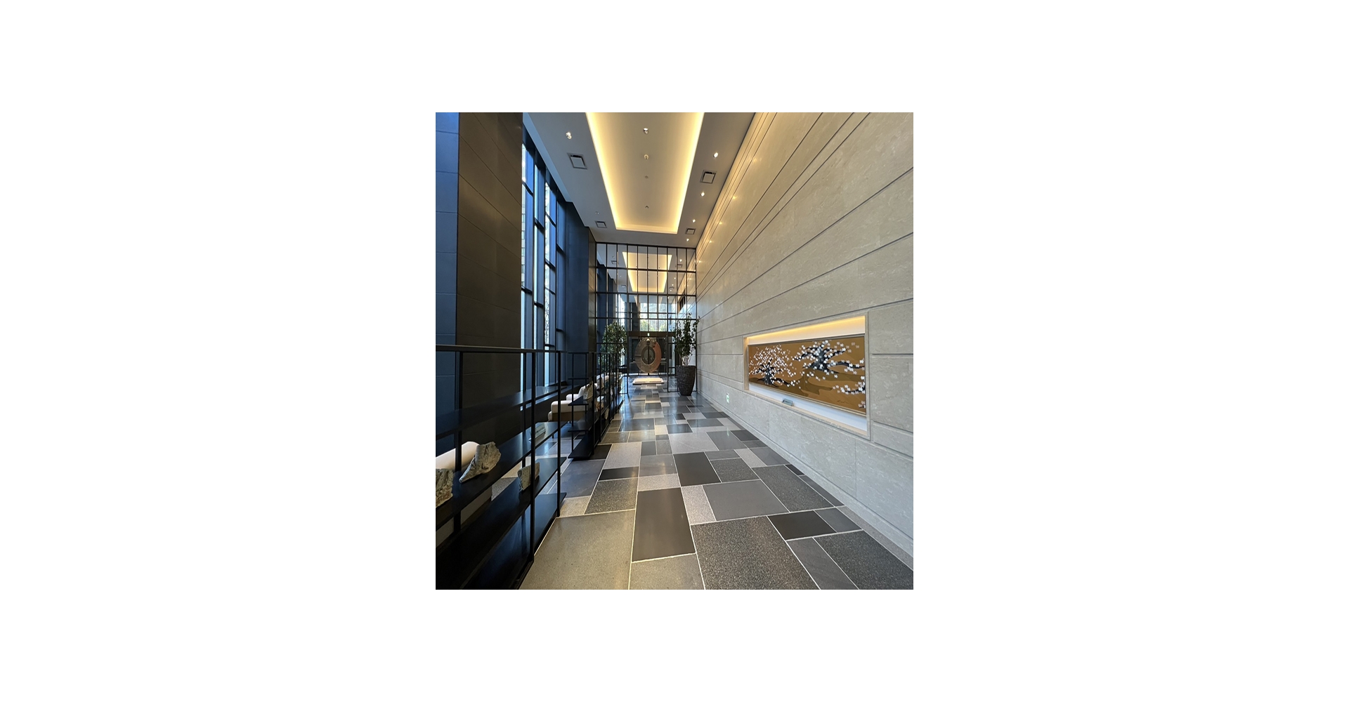 4.エントランス内_一番町タワーマンション7階680