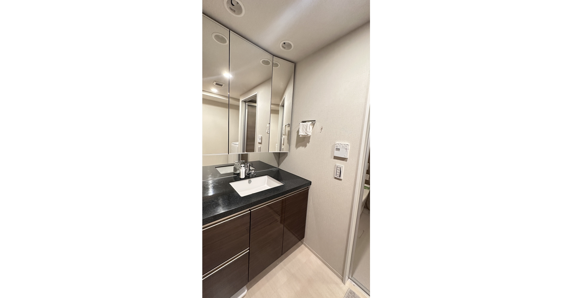 室內空間（浴室洗手台） - 松山不動產