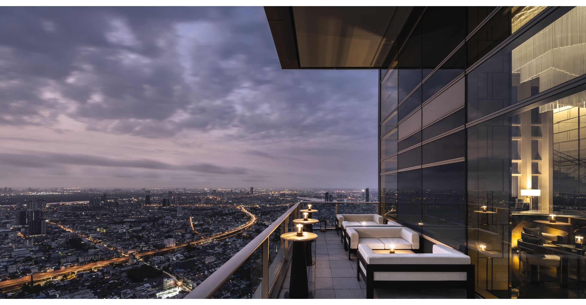KV_08_Facility_Sky Lounge_FS Club L64 - Nanticha